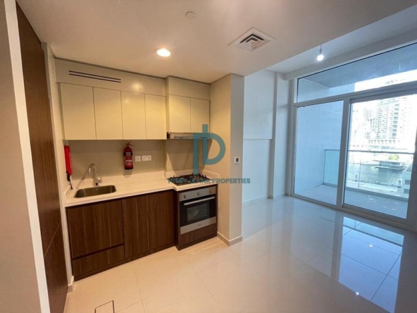 Bright and Cozy 1 BR | Balcony | Great Location